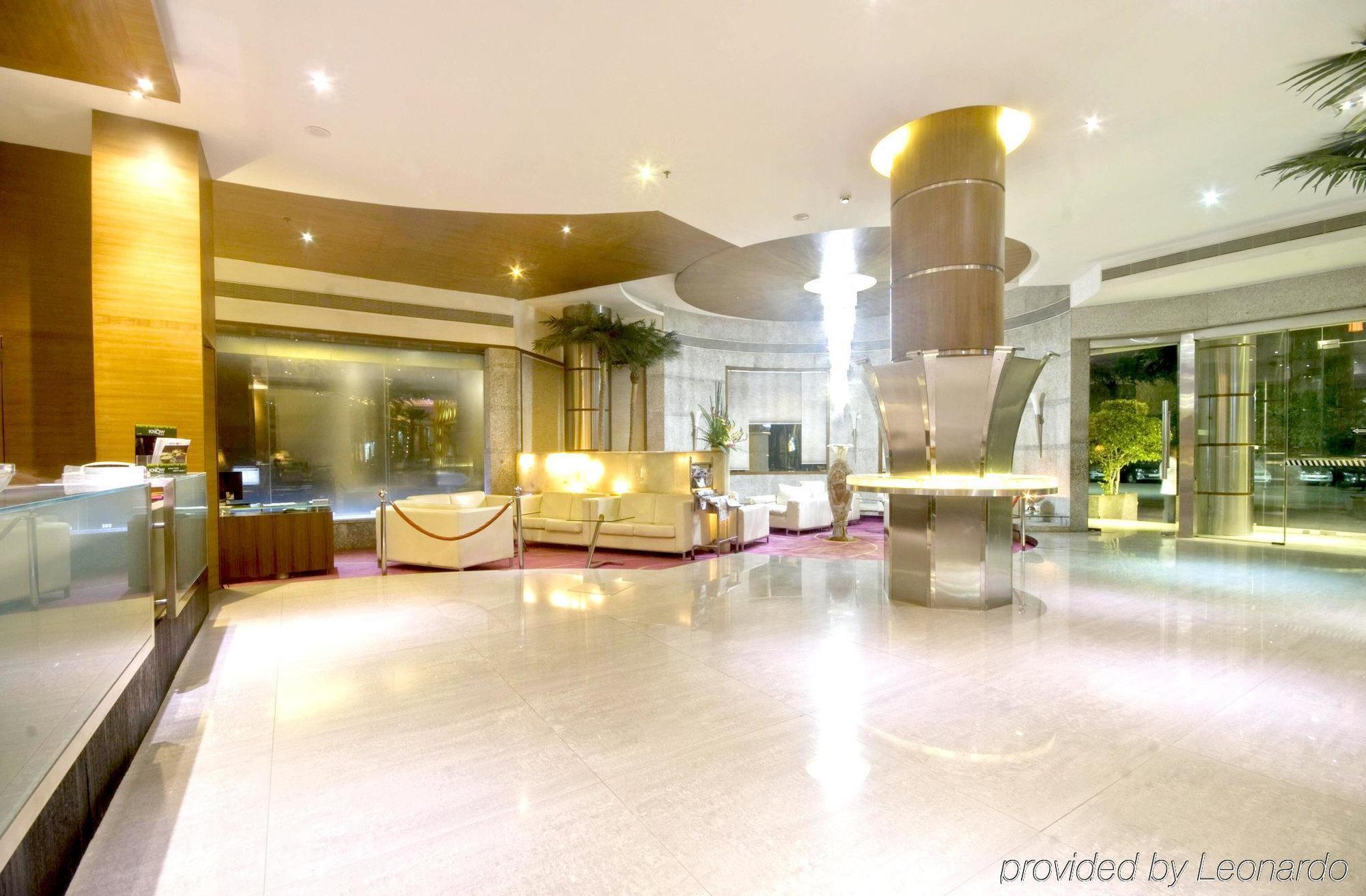 Hotel Peninsula Grand Bombay Interior foto