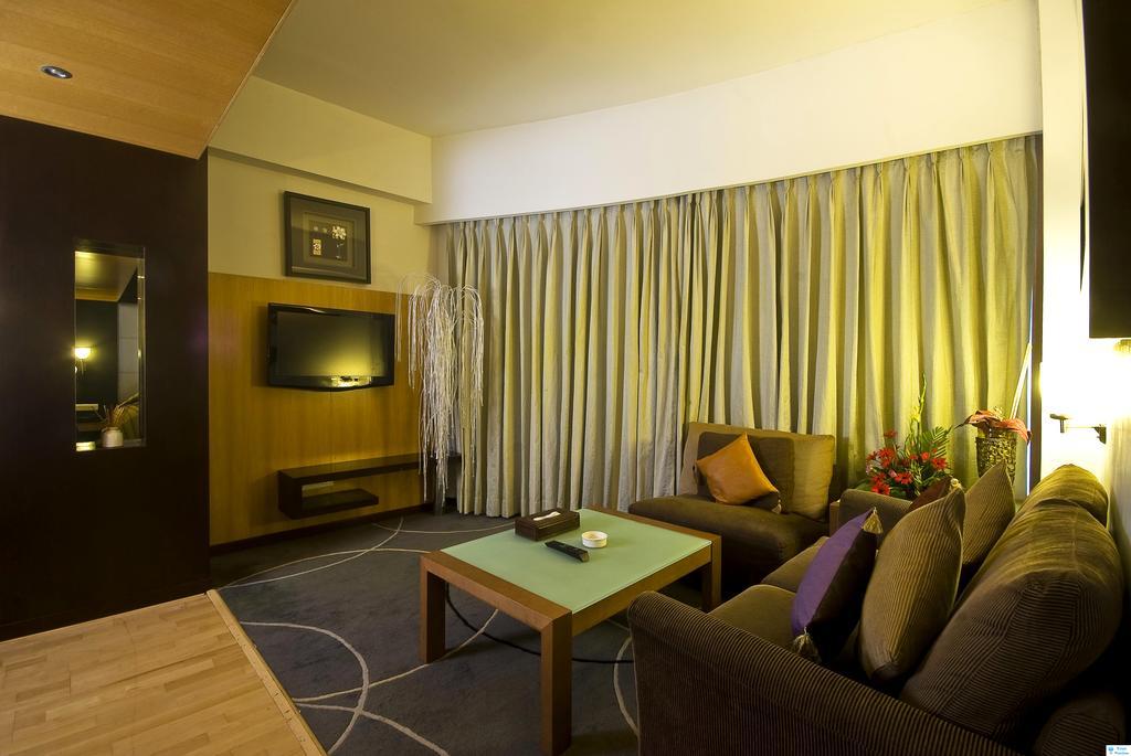 Hotel Peninsula Grand Bombay Exterior foto